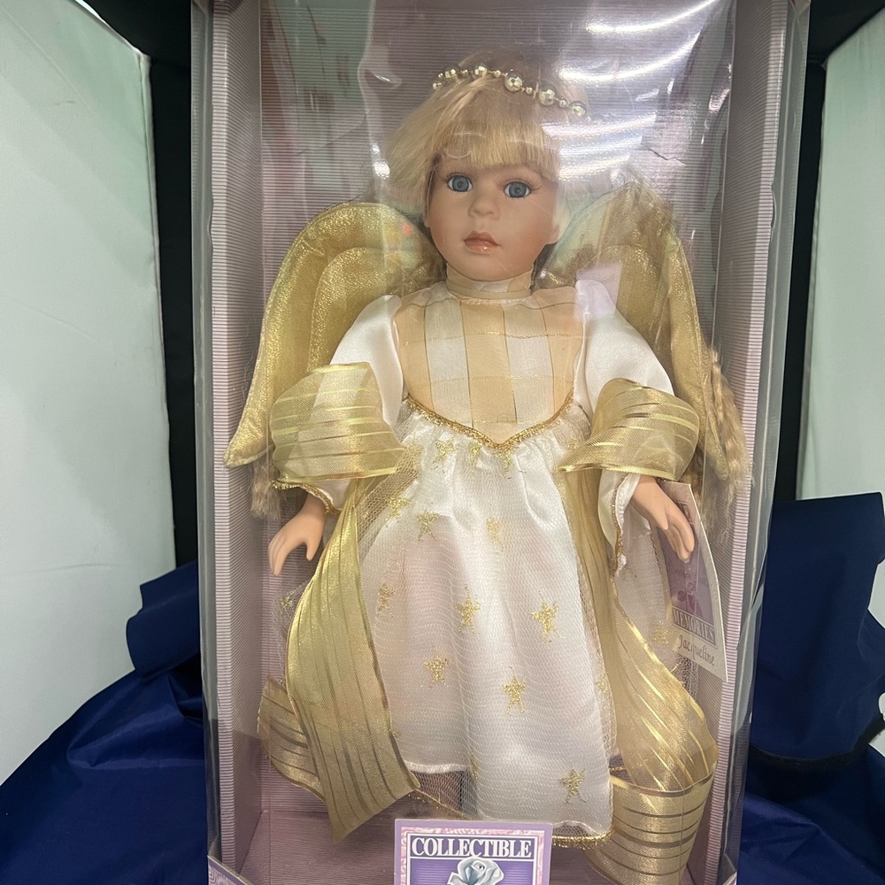 Vintage Collectible Memories porcelain doll Jacqueline